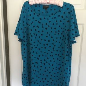 New short sleeve top; Re-Posh item w/out tags